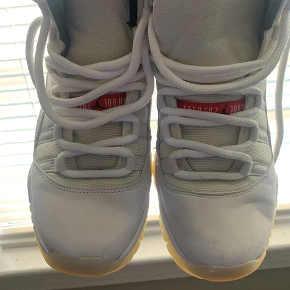 jordan 11 retro platinum tint, size in boys, cream and red